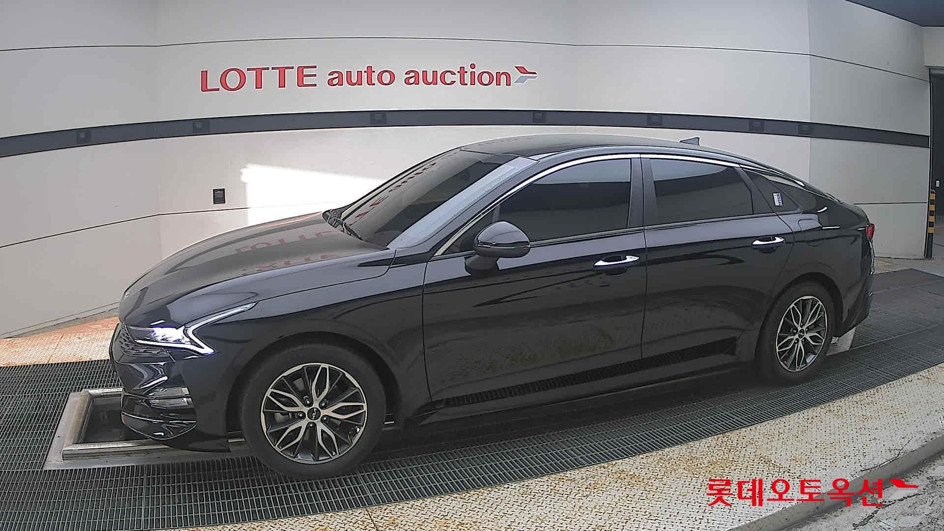 Kia - K5 | INTERACTIVE (G) 2.0 Prestige 5