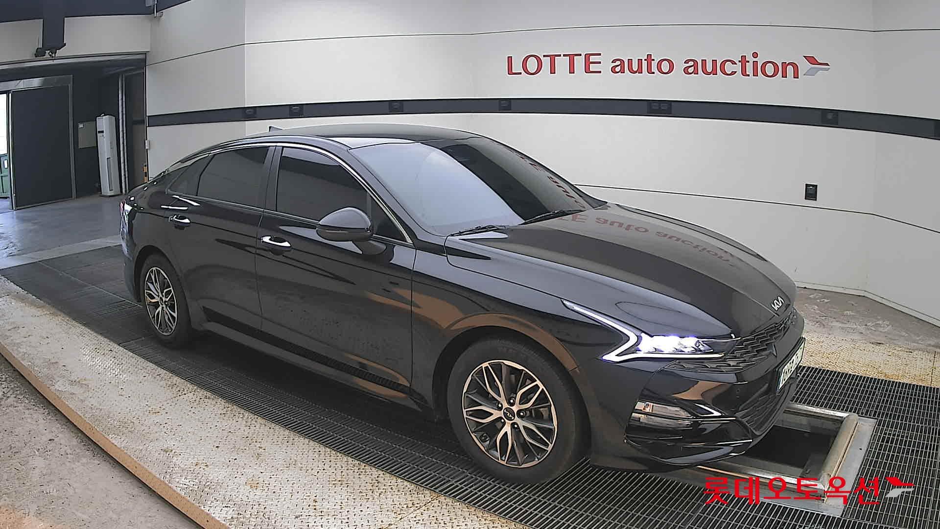 Kia - K5 | INTERACTIVE (G) 2.0 Prestige 18
