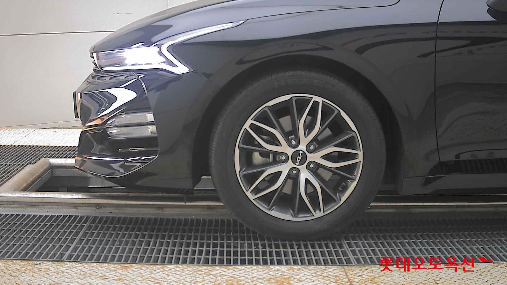 Kia - K5 | INTERACTIVE (G) 2.0 Prestige 21