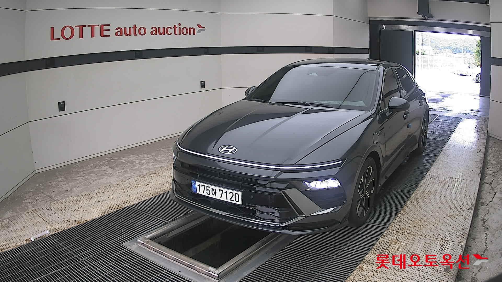 Hyundai - Sonata | DN8 TheEdge (G)2.0 Premium 2WD AT 2