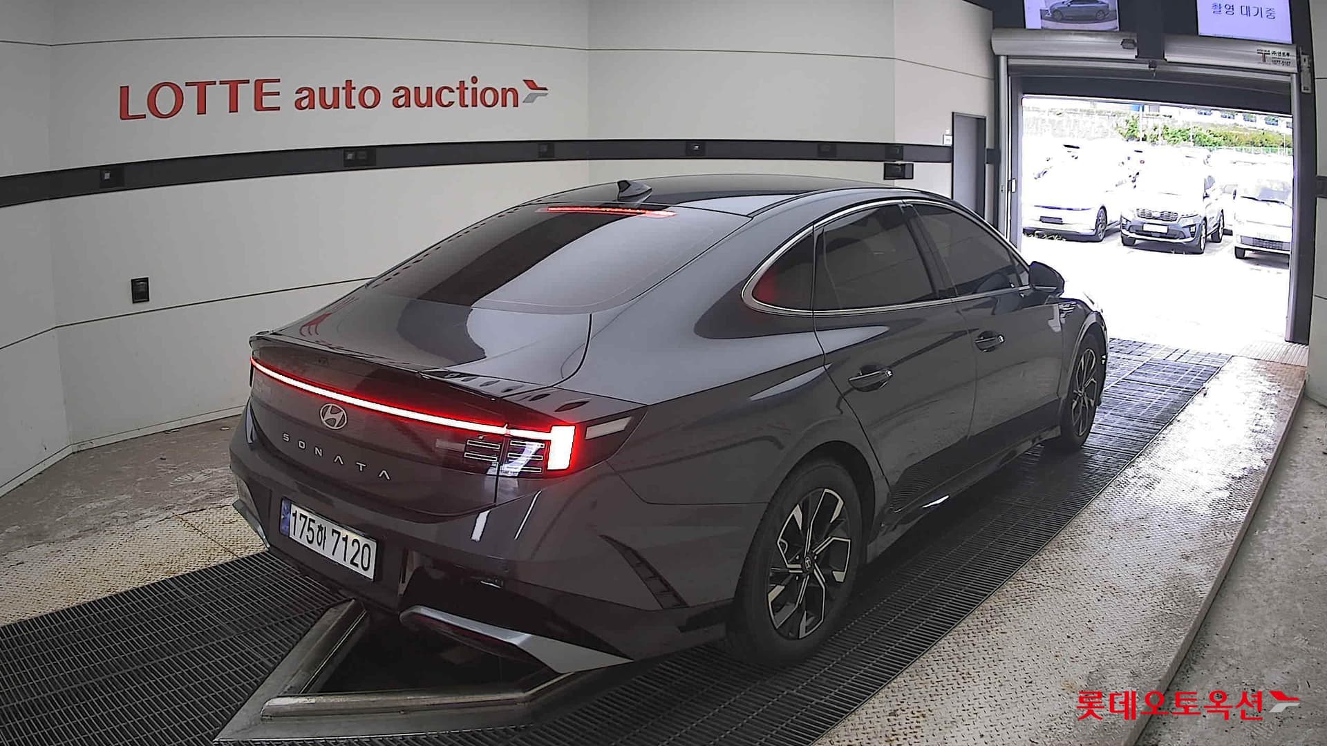 Hyundai - Sonata | DN8 TheEdge (G)2.0 Premium 2WD AT 12