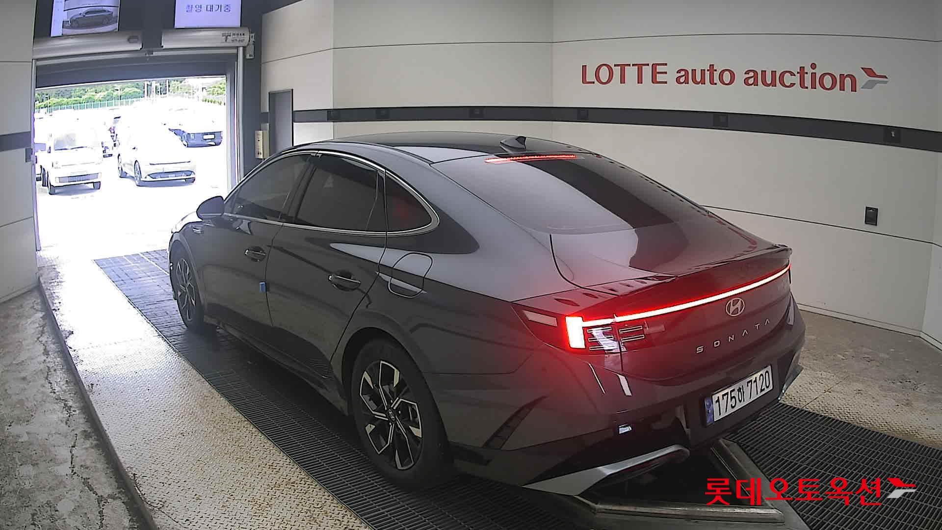 Hyundai - Sonata | DN8 TheEdge (G)2.0 Premium 2WD AT 10