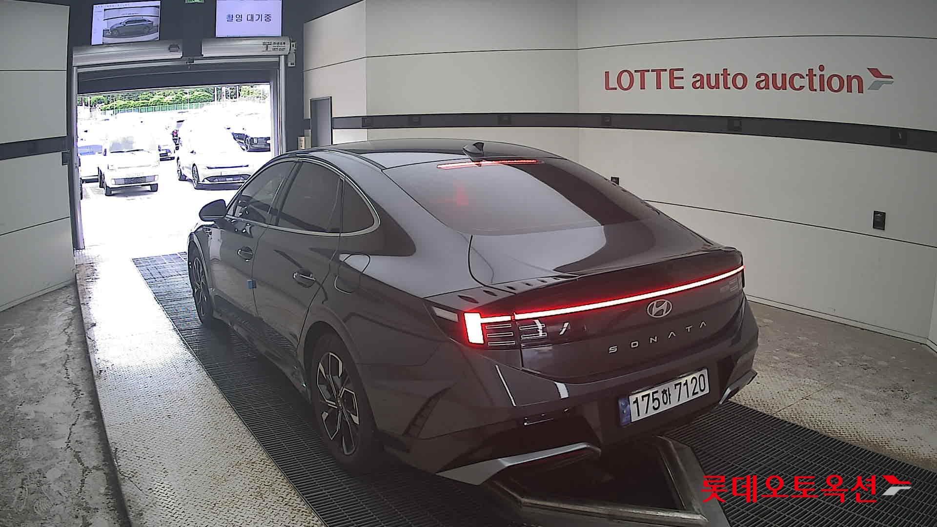 Hyundai - Sonata | DN8 TheEdge (G)2.0 Premium 2WD AT 9