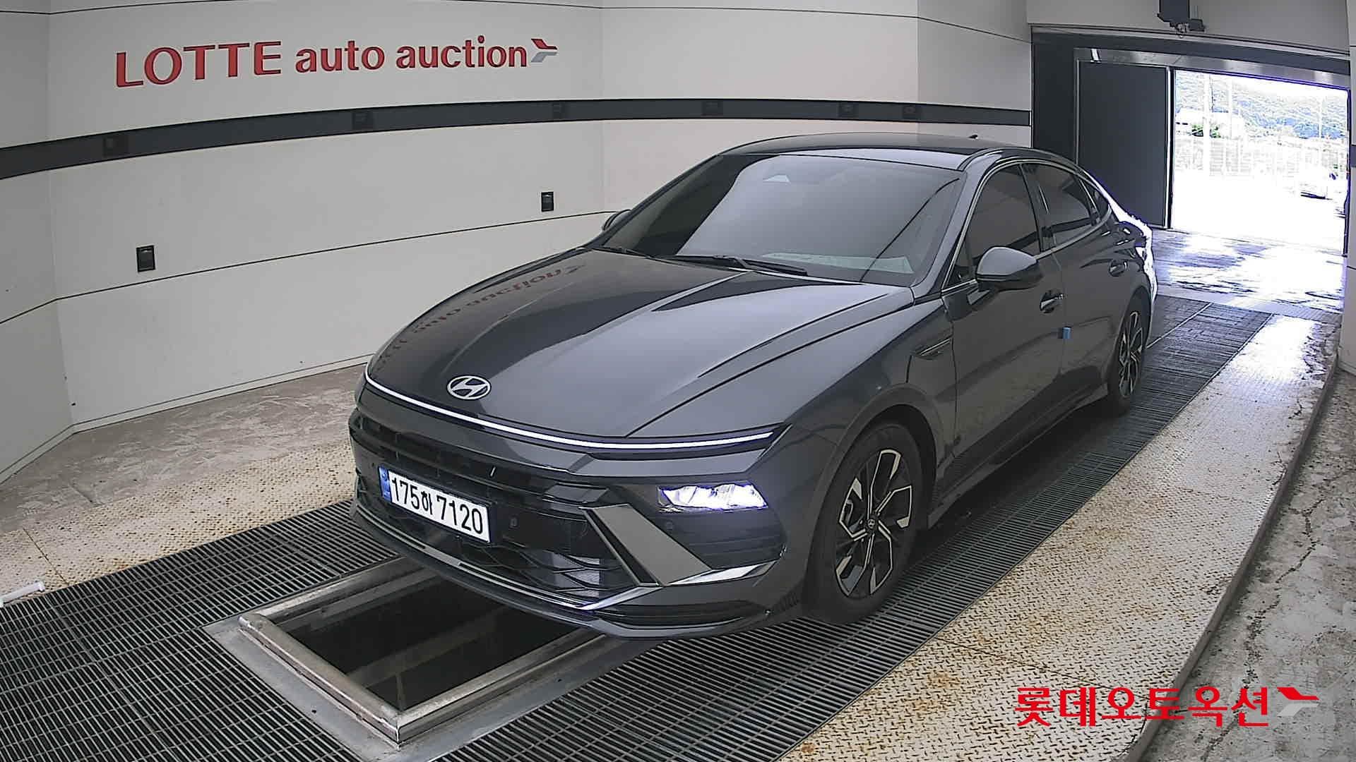 Hyundai - Sonata | DN8 TheEdge (G)2.0 Premium 2WD AT 3