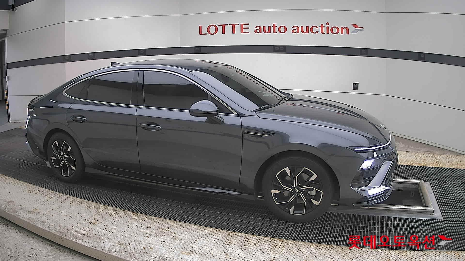 Hyundai - Sonata | DN8 TheEdge (G)2.0 Premium 2WD AT 17