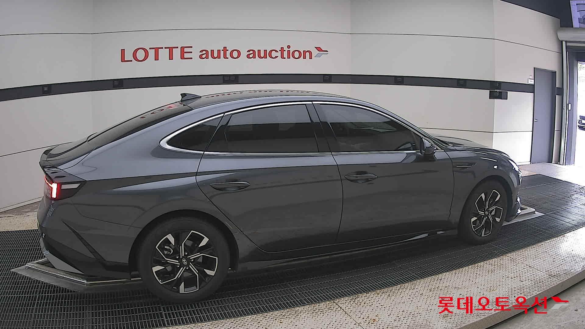 Hyundai - Sonata | DN8 TheEdge (G)2.0 Premium 2WD AT 15