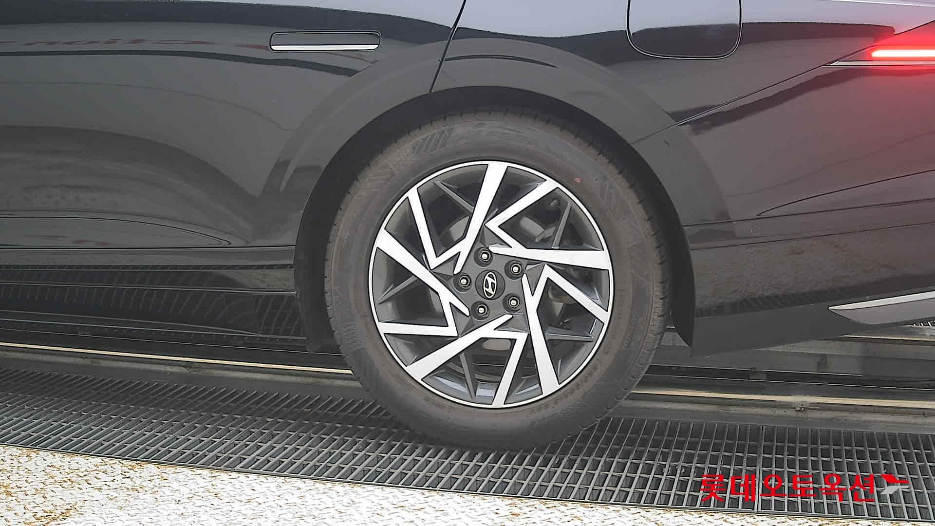 Hyundai - Grandeur | GN7 (G) 2.5 Exclusive 22