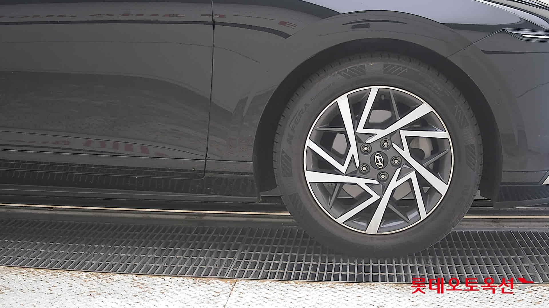 Hyundai - Grandeur | GN7 (G) 2.5 Exclusive 23