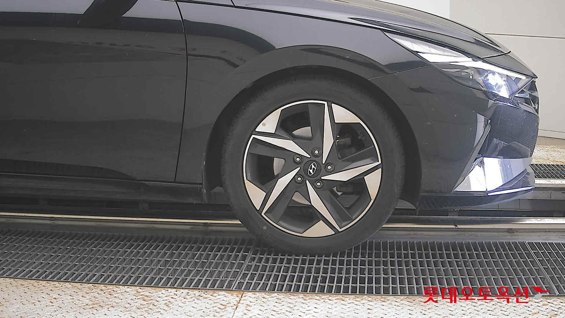 Hyundai - Elantra | ALL NEW (G) 1.6 INSPIRATION 23