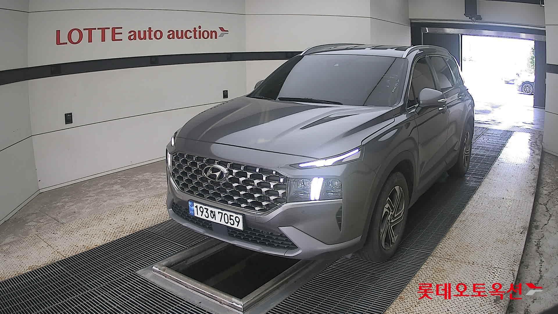 Hyundai - Санта Фе | THE NEW SANTAFE (D) 2.2 Prestige 5Seater 4WD 2