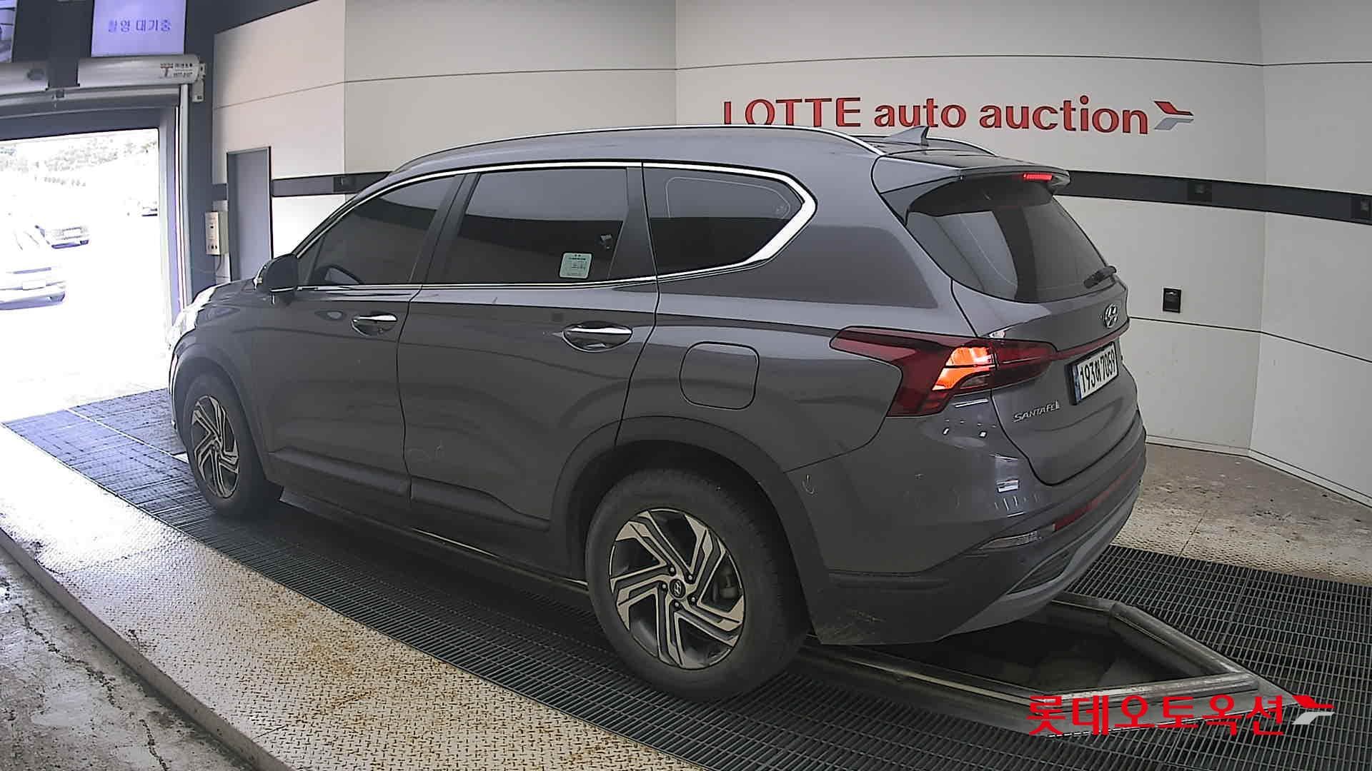 Hyundai - Санта Фе | THE NEW SANTAFE (D) 2.2 Prestige 5Seater 4WD 8
