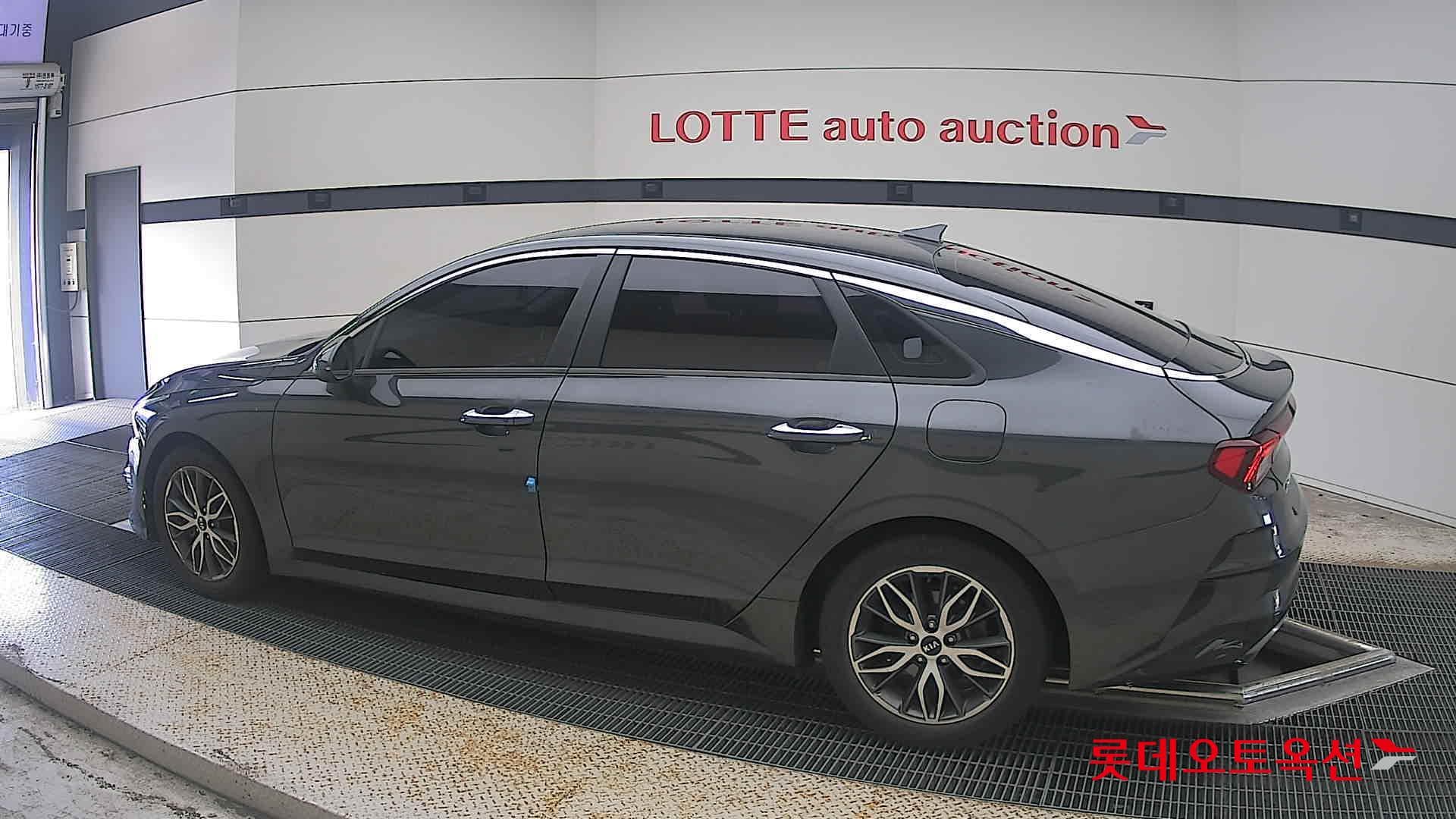 Kia - K5 | INTERACTIVE (G) 2.0 Prestige 7