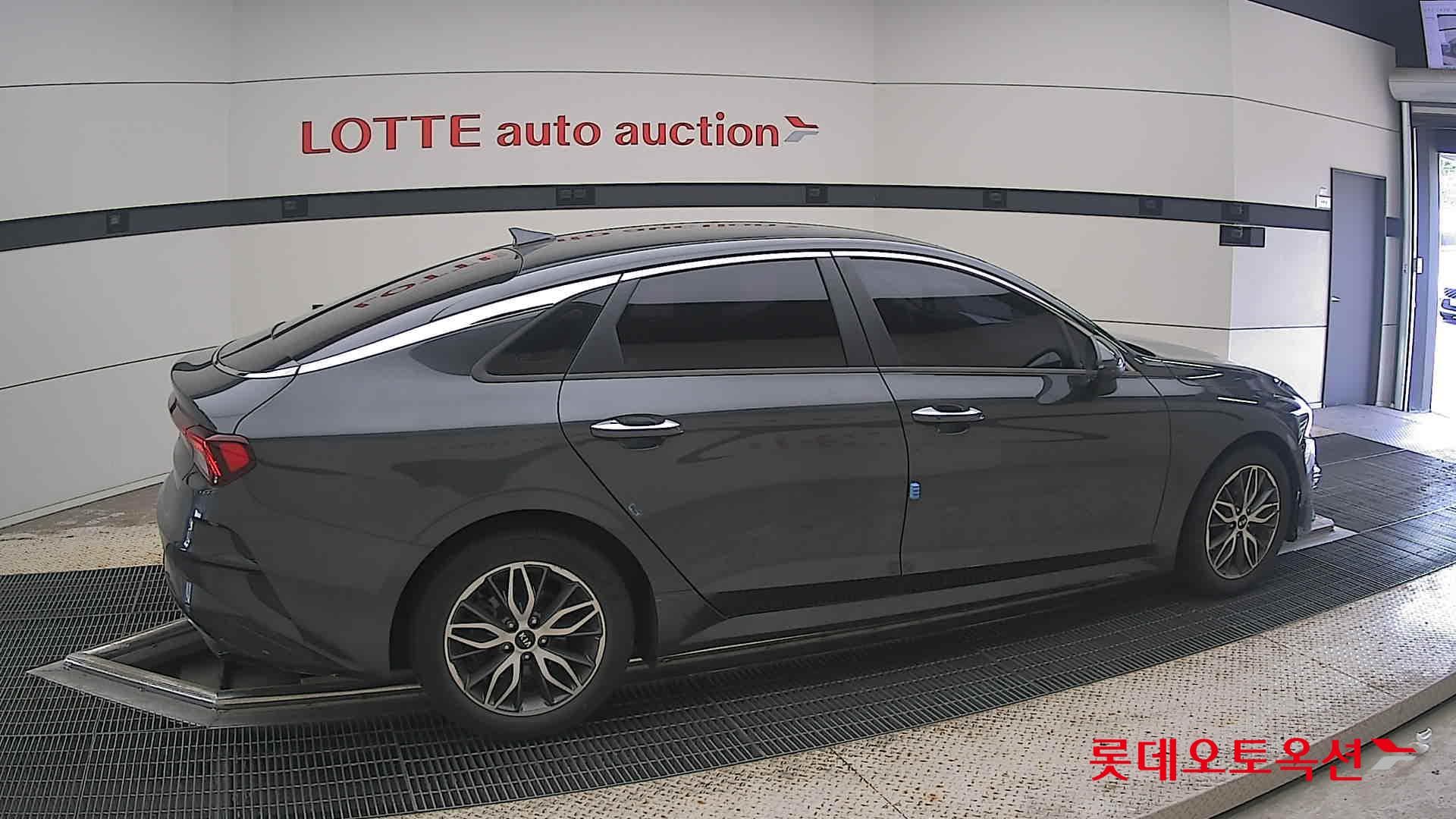 Kia - K5 | INTERACTIVE (G) 2.0 Prestige 15