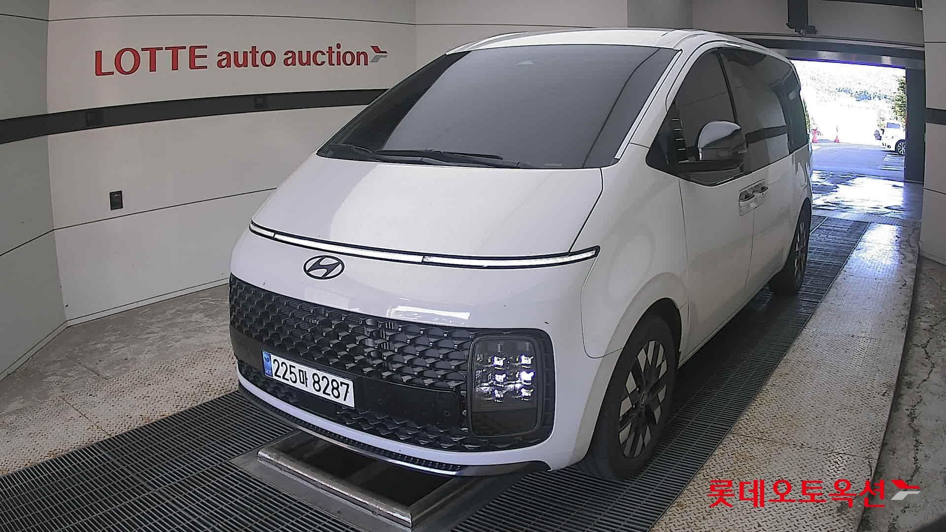 هيونداي - ستاريا | (H)1.6 Inspiration 7 2WD AT 2