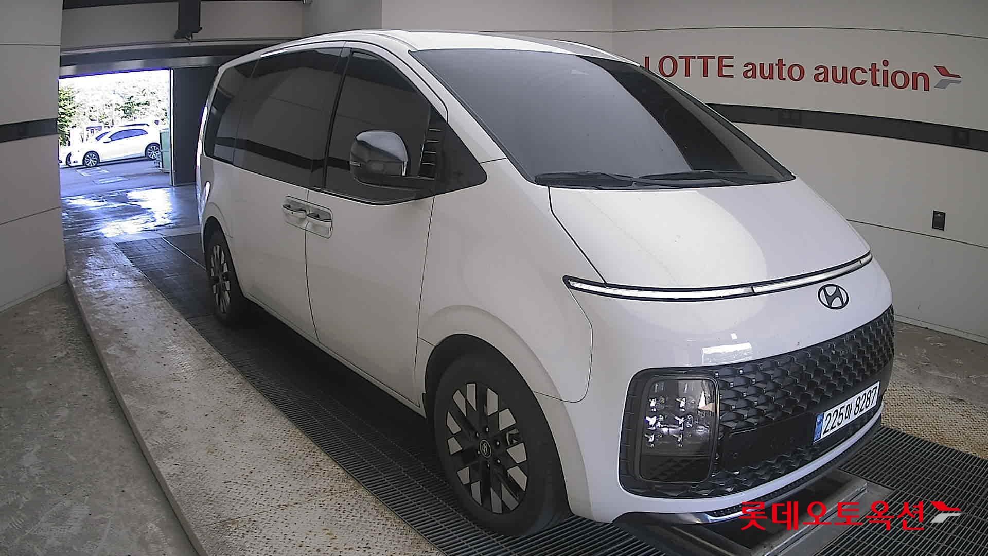 هيونداي - ستاريا | (H)1.6 Inspiration 7 2WD AT 19