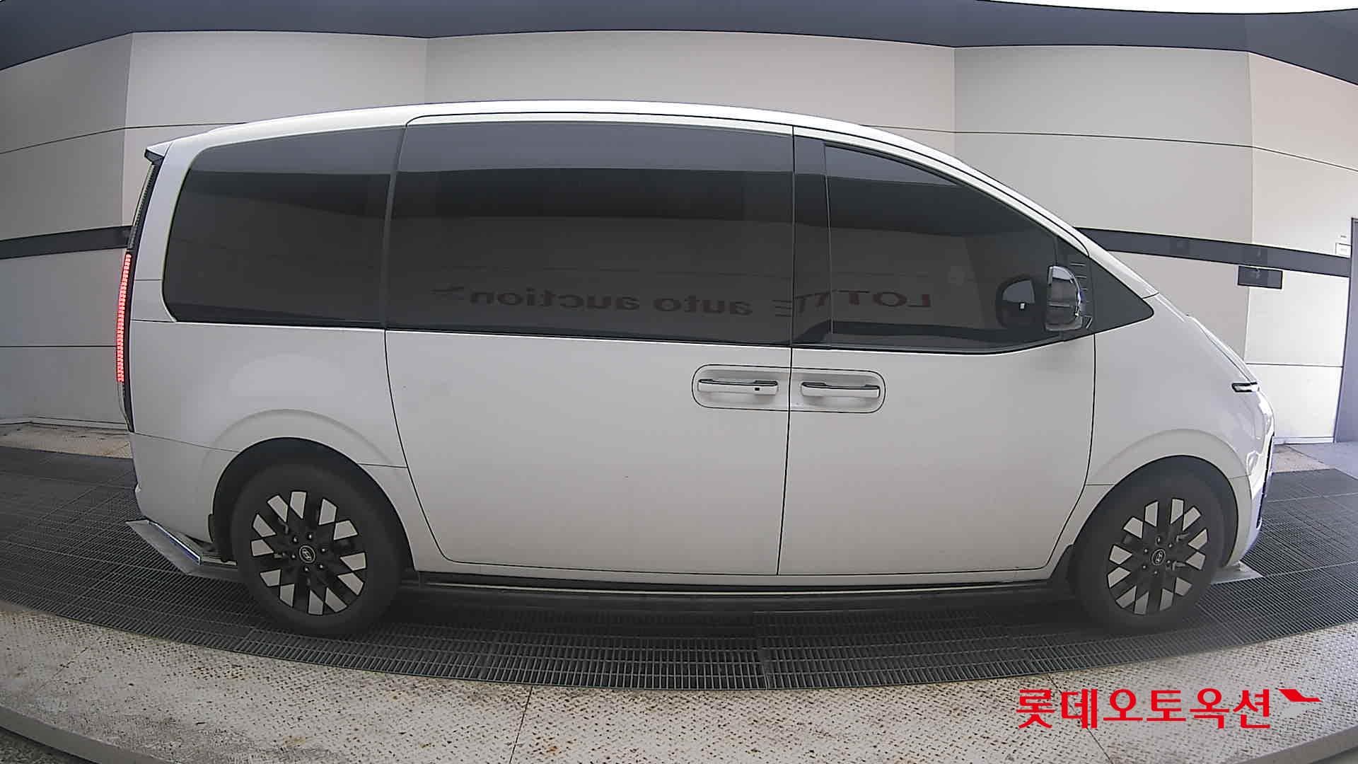 هيونداي - ستاريا | (H)1.6 Inspiration 7 2WD AT 16