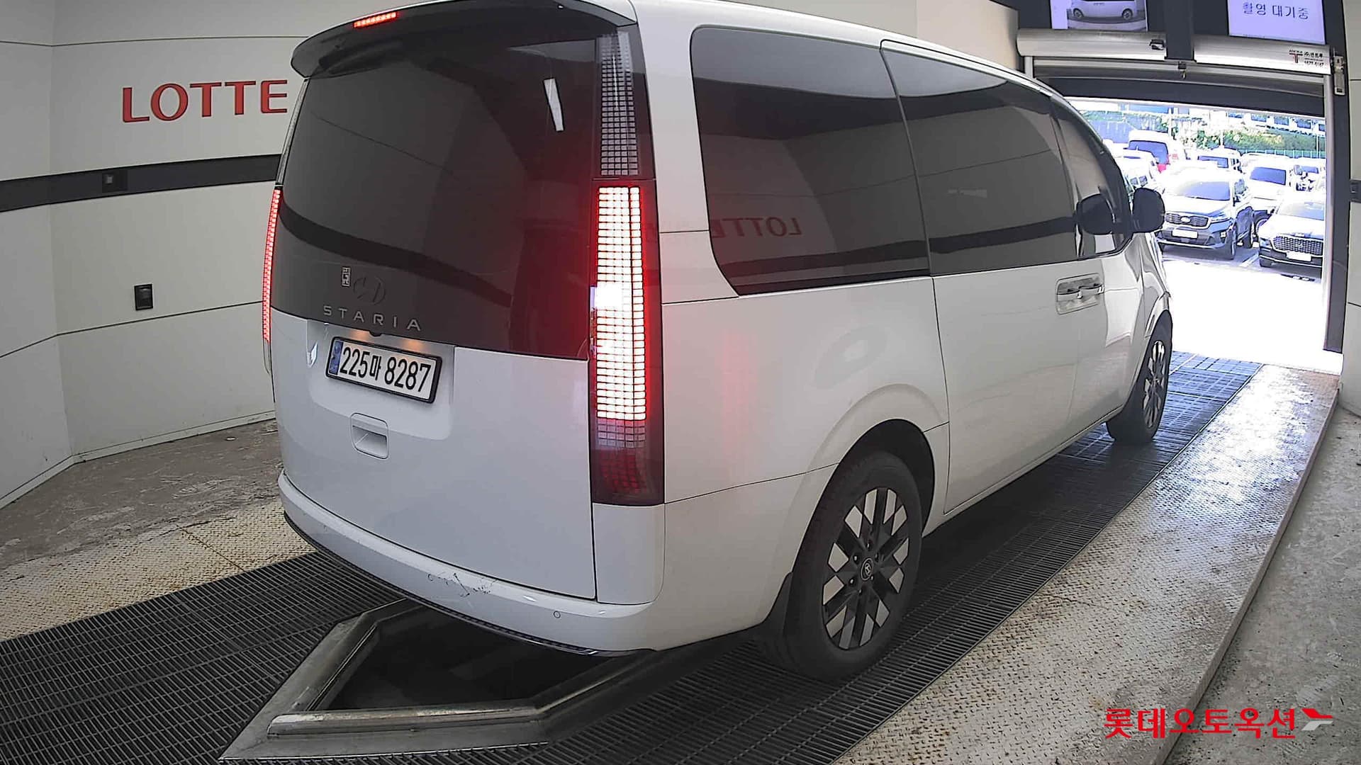 هيونداي - ستاريا | (H)1.6 Inspiration 7 2WD AT 12