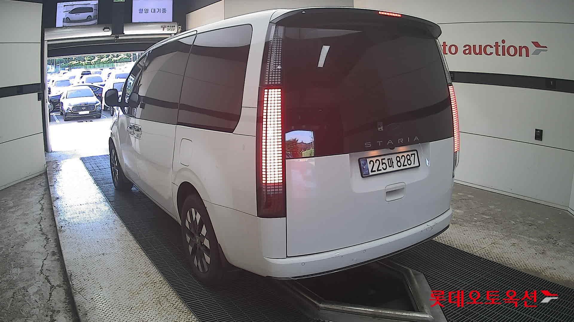 هيونداي - ستاريا | (H)1.6 Inspiration 7 2WD AT 9