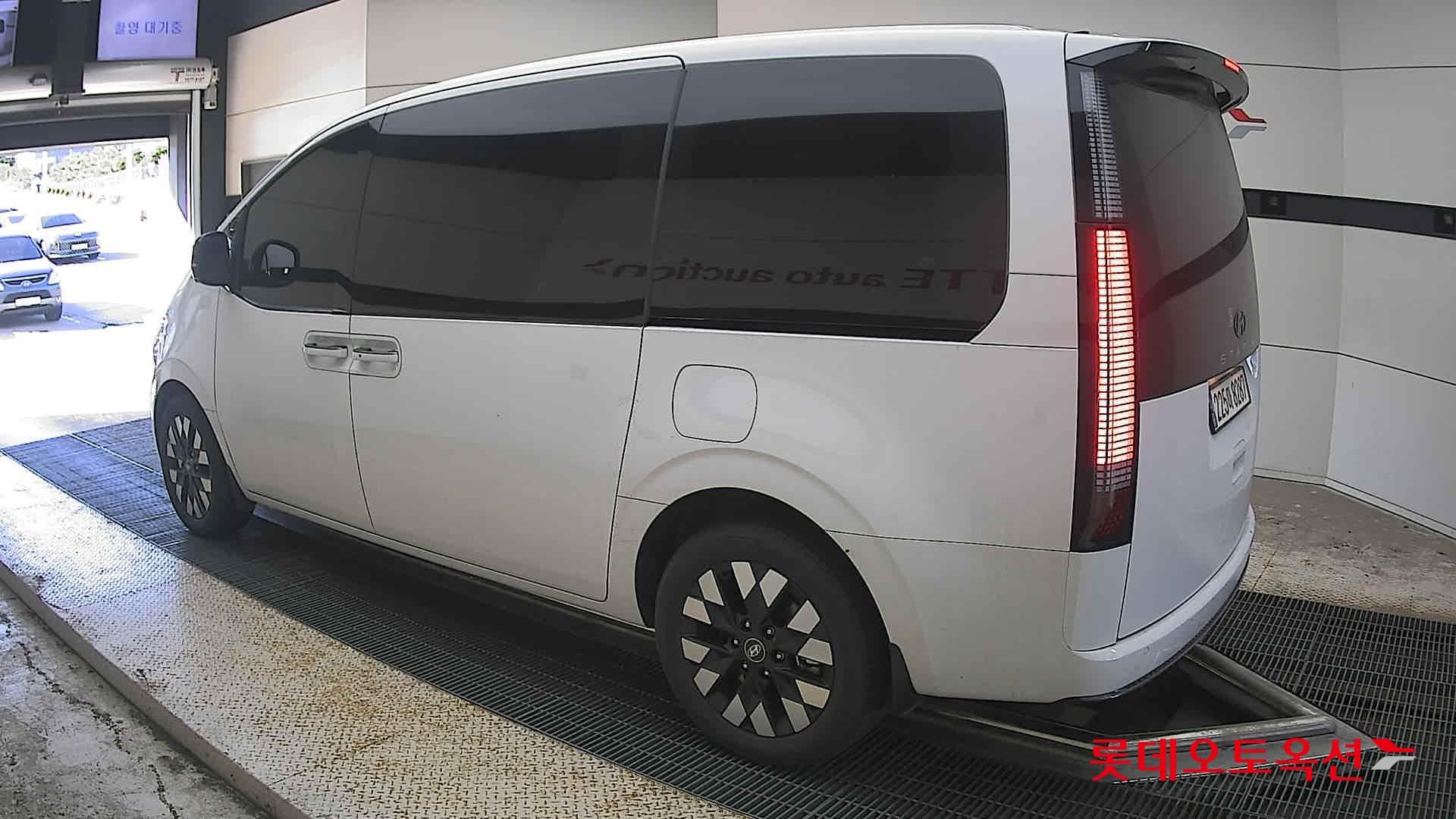 هيونداي - ستاريا | (H)1.6 Inspiration 7 2WD AT 8