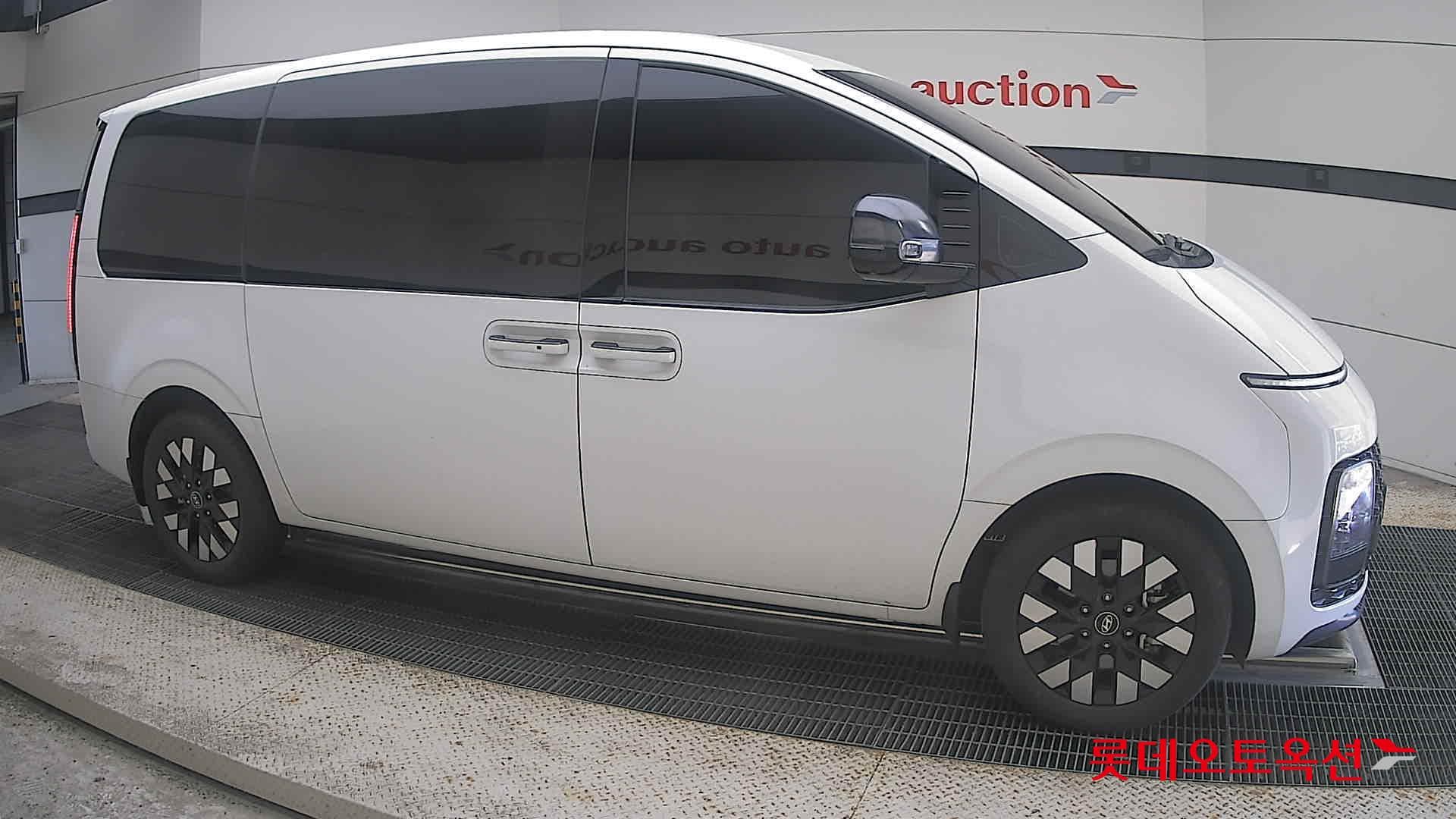 هيونداي - ستاريا | (H)1.6 Inspiration 7 2WD AT 17