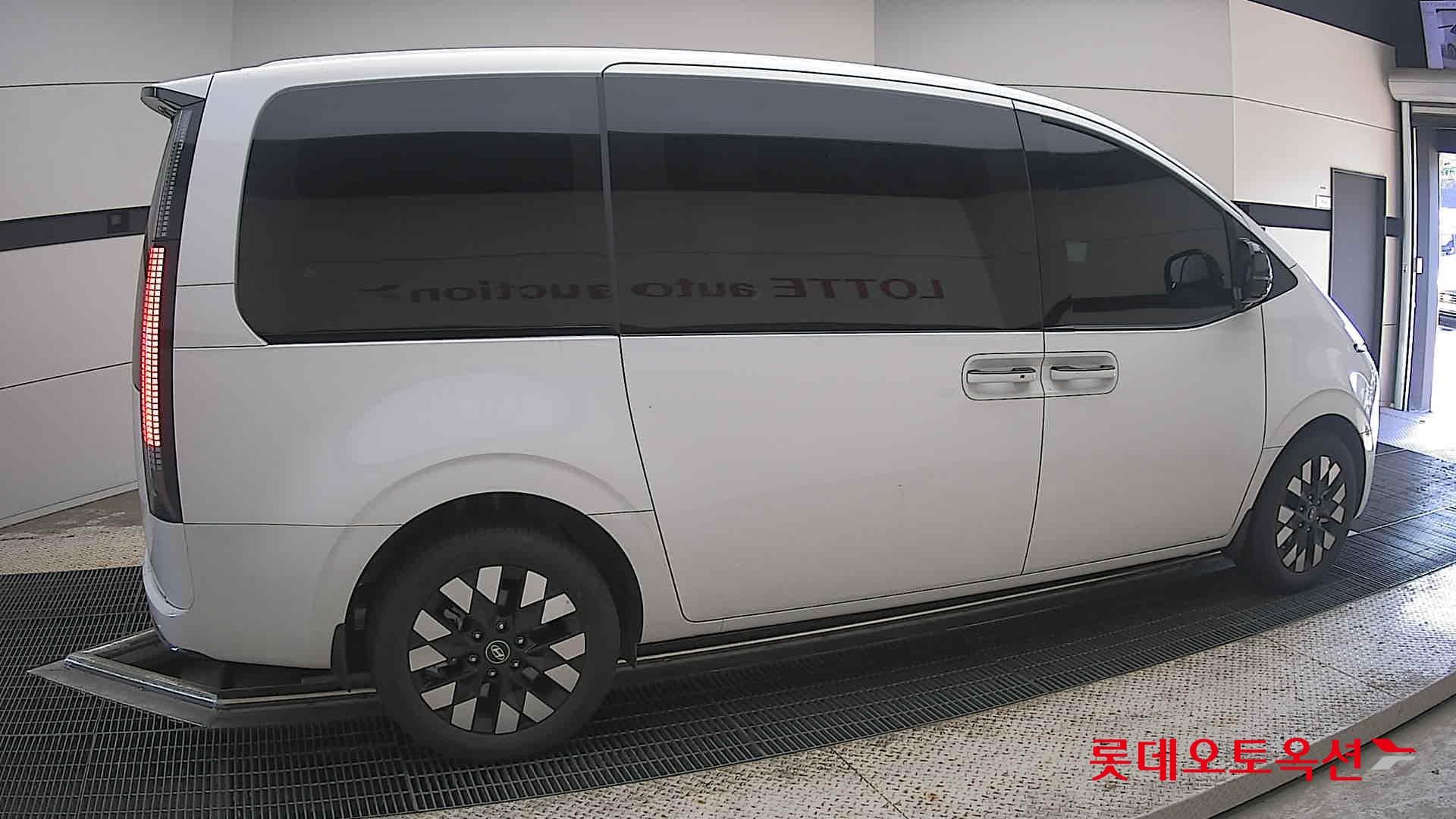 هيونداي - ستاريا | (H)1.6 Inspiration 7 2WD AT 15