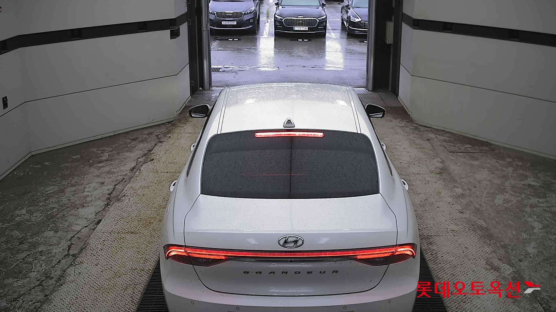 Hyundai - Grandeur | THE NEW (G) 2.5 11