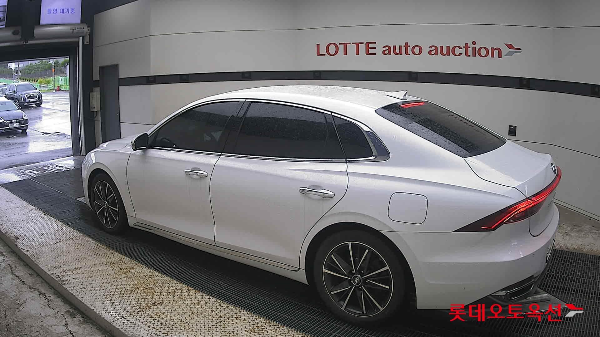 Hyundai - Grandeur | THE NEW (G) 2.5 8
