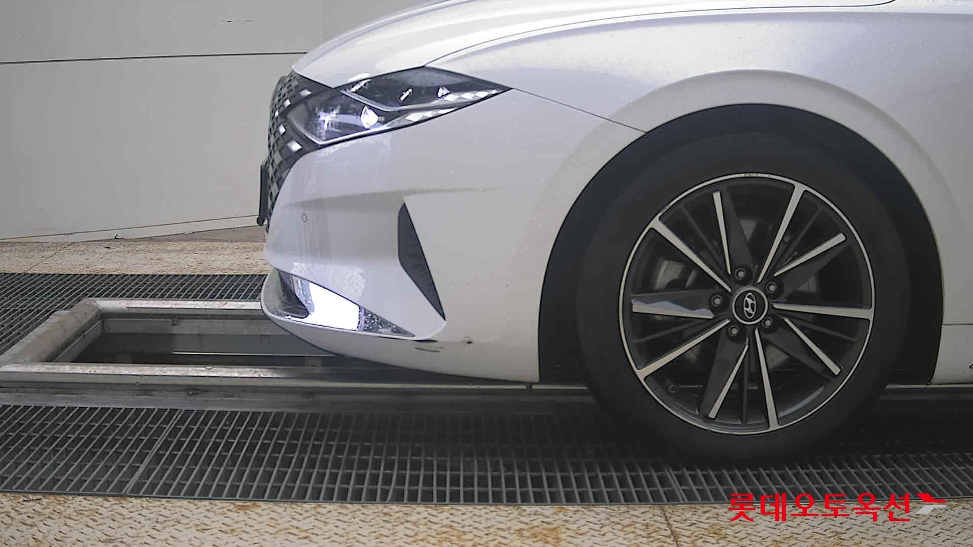Hyundai - Grandeur | THE NEW (G) 2.5 21