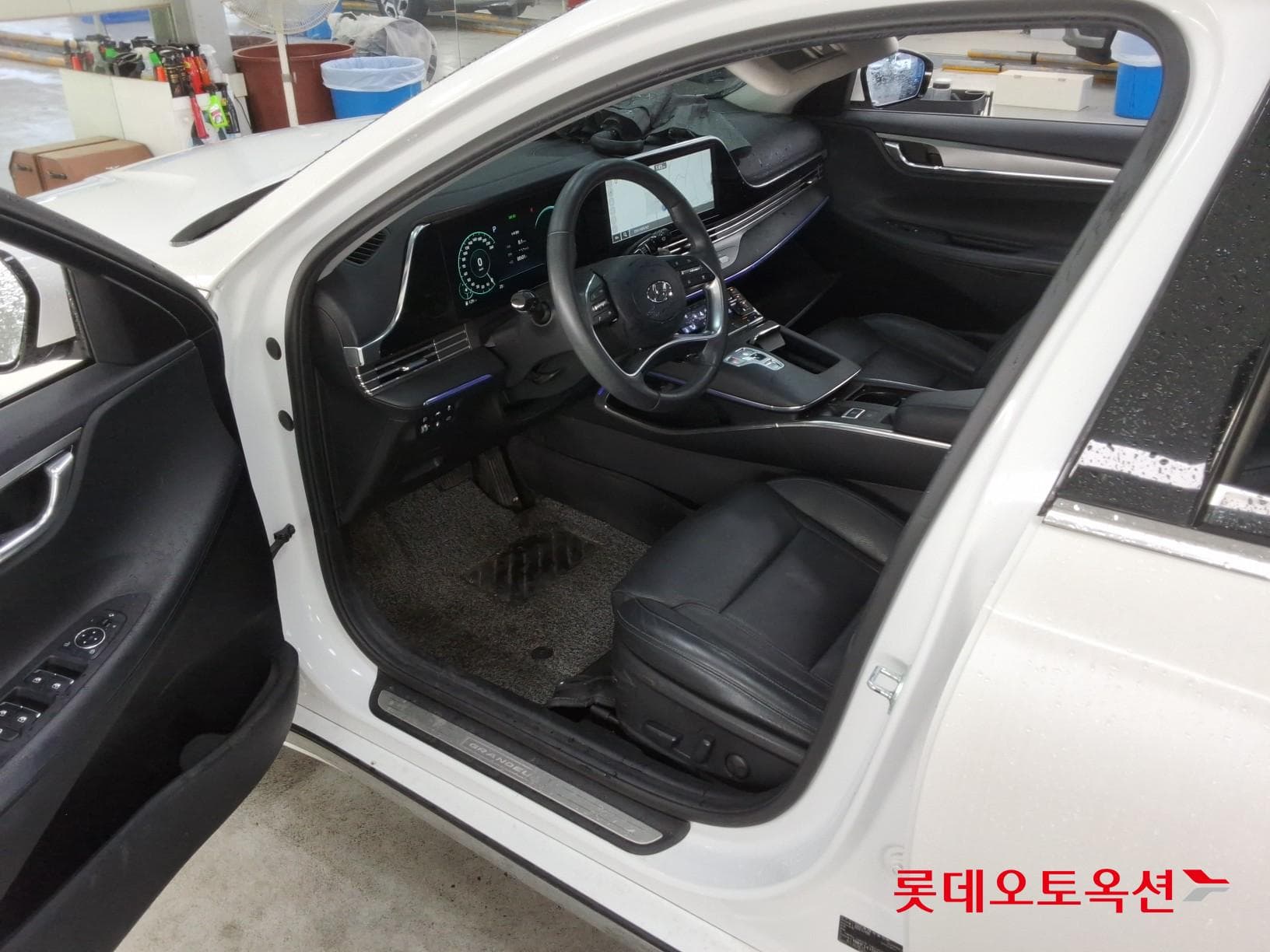 Hyundai - Grandeur | THE NEW (G) 2.5 34