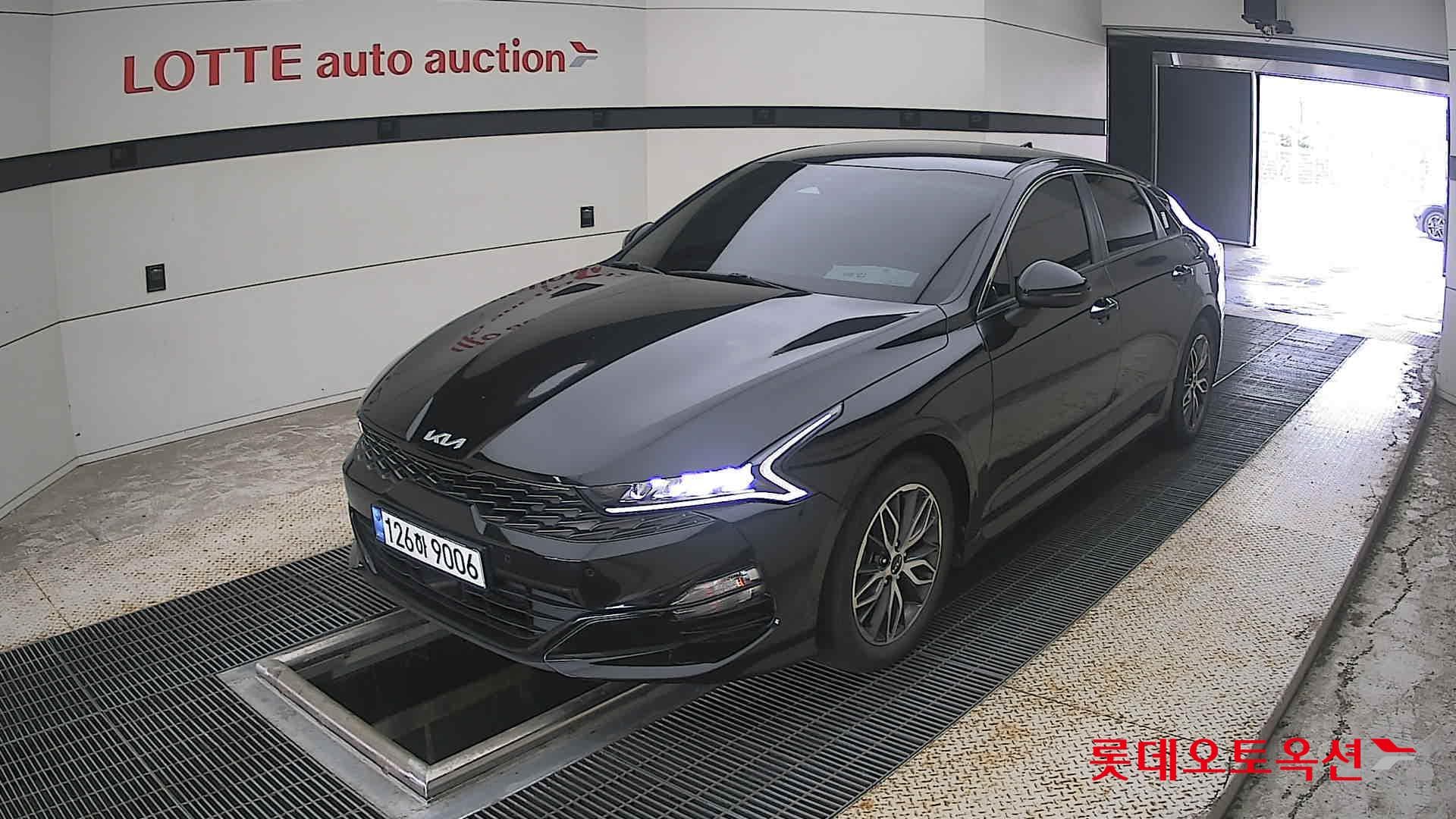 Kia - K5 | INTERACTIVE (G) 2.0 Prestige 3