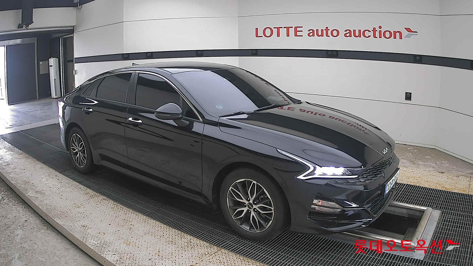 Kia - K5 | INTERACTIVE (G) 2.0 Prestige 18