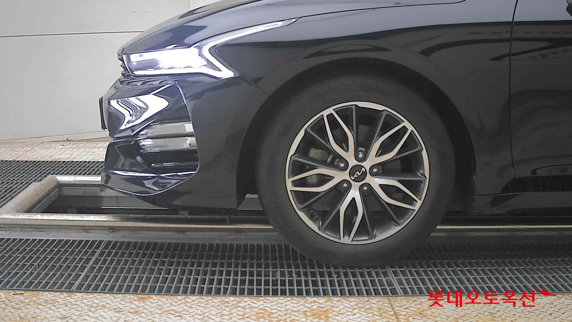 Kia - K5 | INTERACTIVE (G) 2.0 Prestige 21