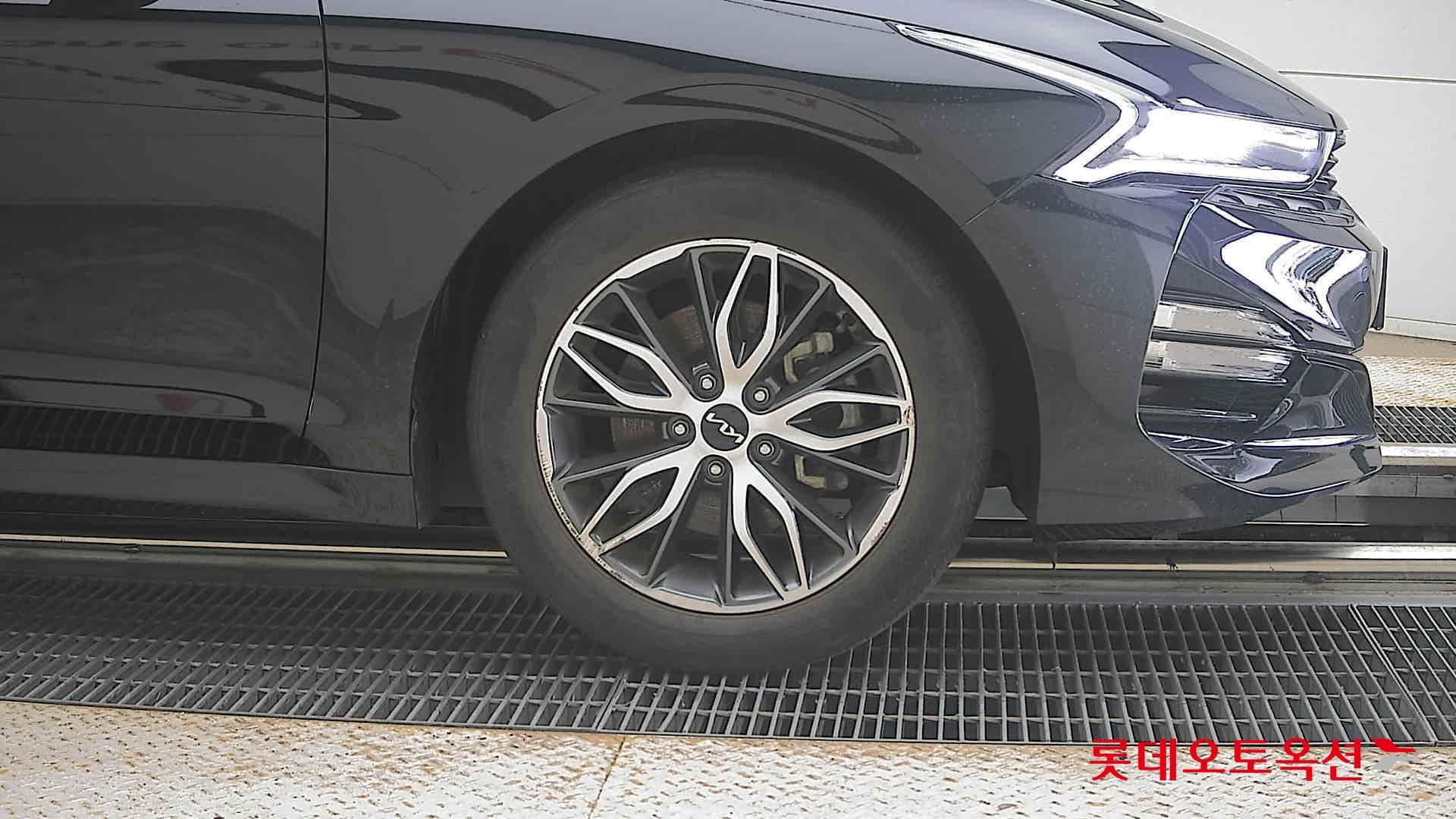 Kia - K5 | INTERACTIVE (G) 2.0 Prestige 23