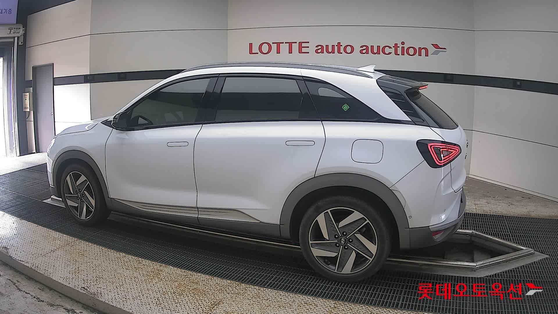 Hyundai - Nexo | (S) PREMIUM 7