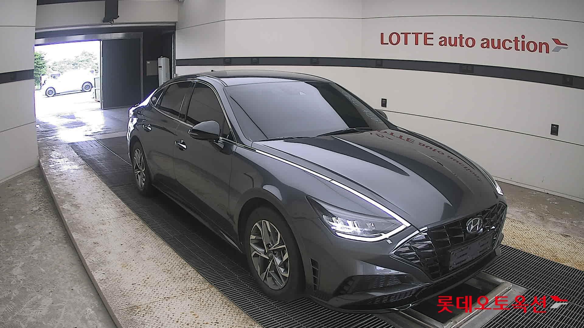 Hyundai - Sonata | DN8 (G) 2.0 Modern 19