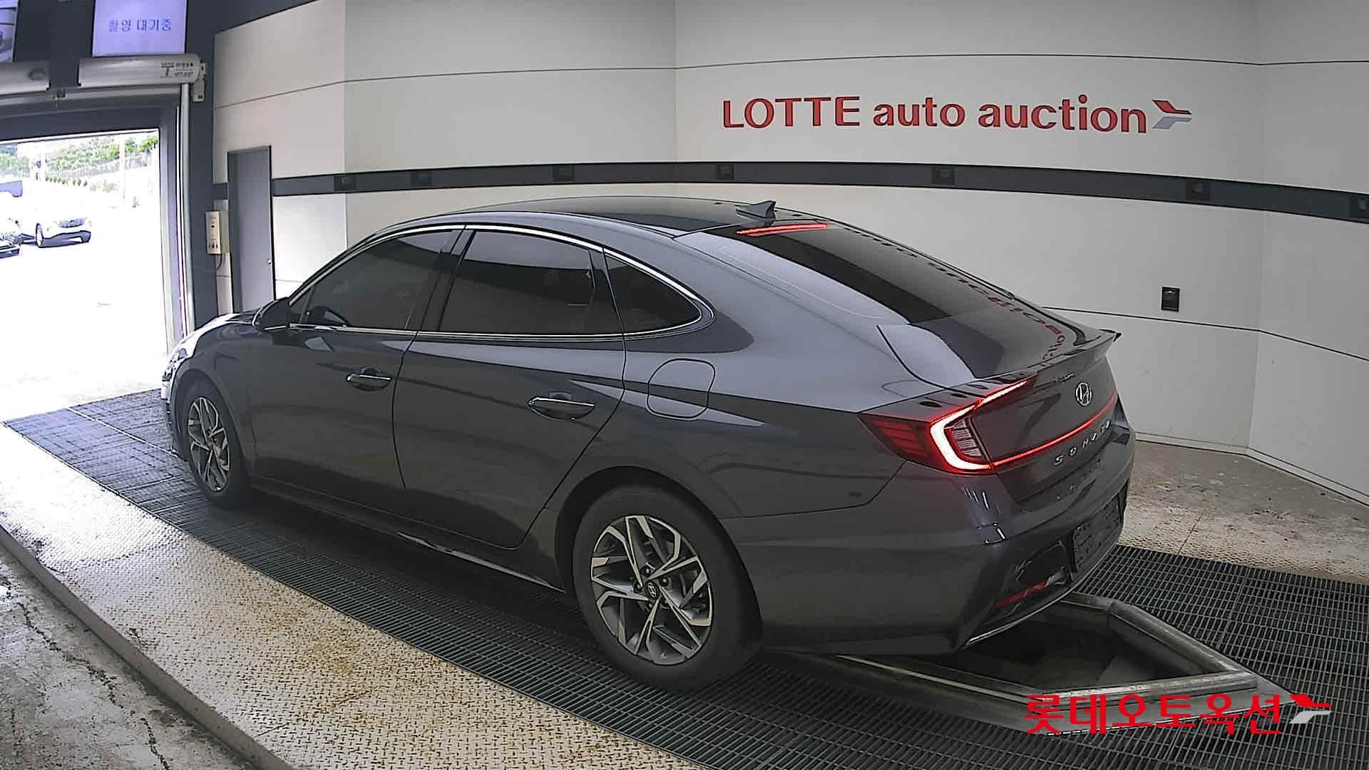 Hyundai - Sonata | DN8 (G) 2.0 Modern 8