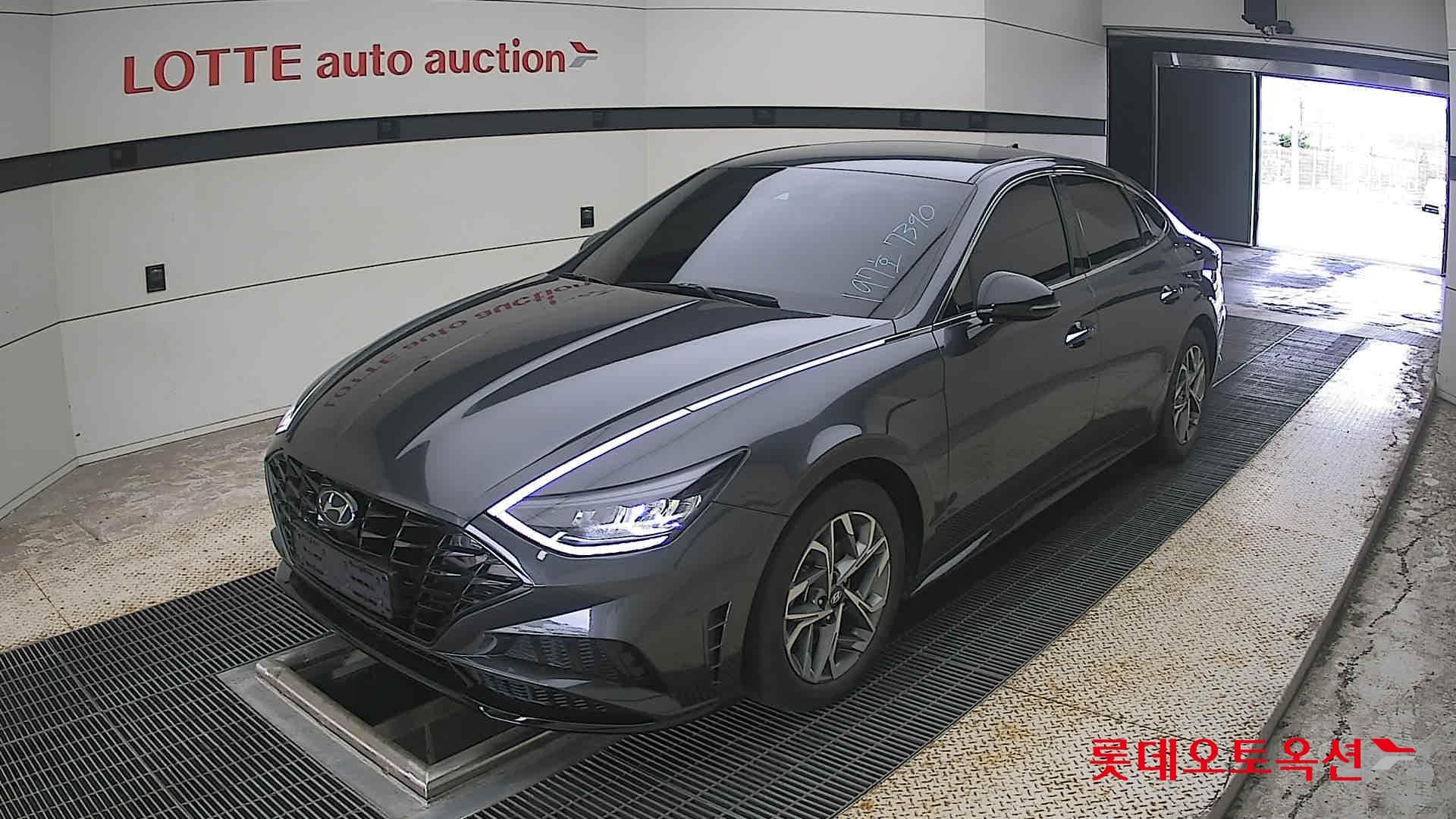 Hyundai - Sonata | DN8 (G) 2.0 Modern 3