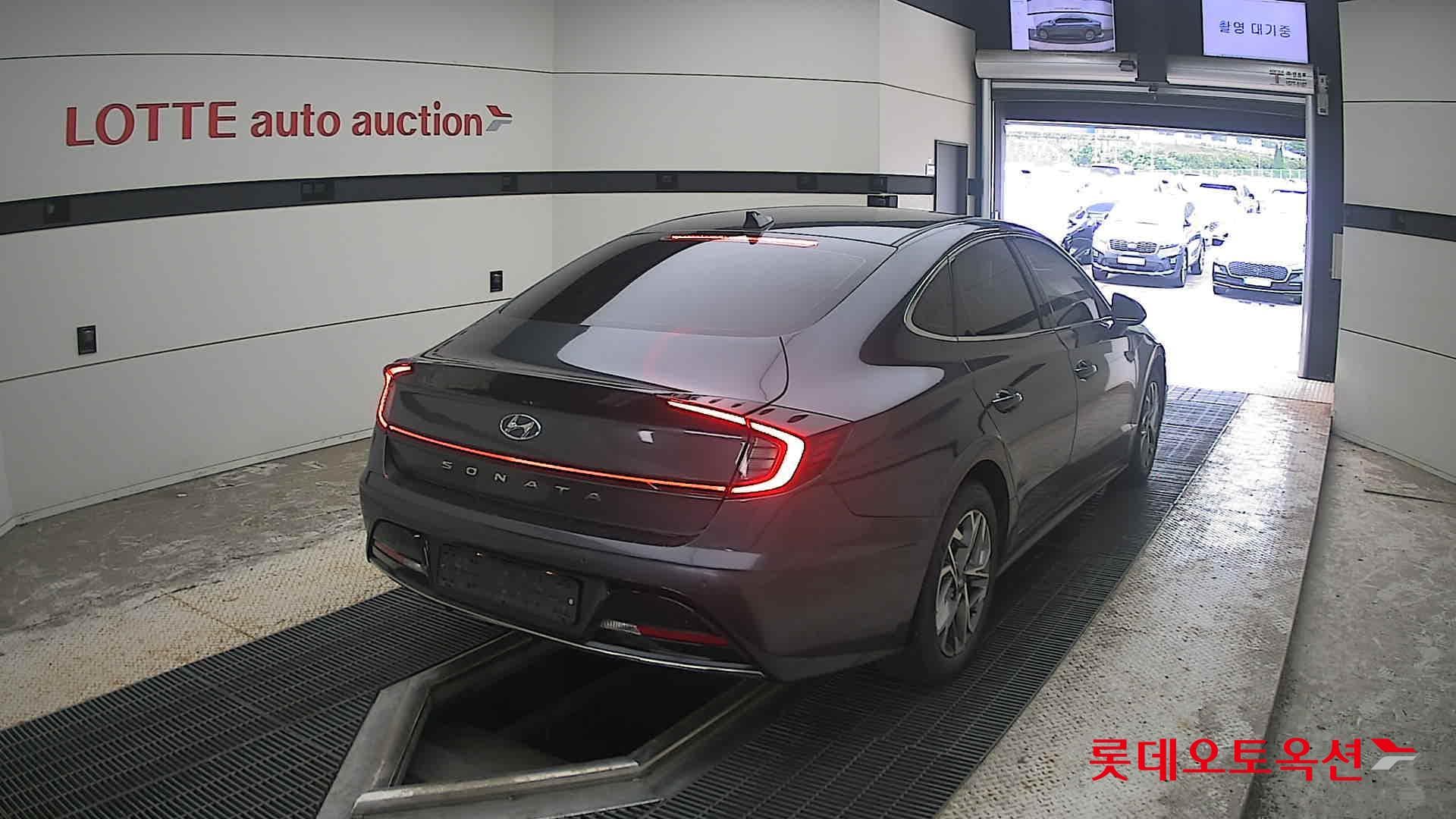 Hyundai - Sonata | DN8 (G) 2.0 Modern 13