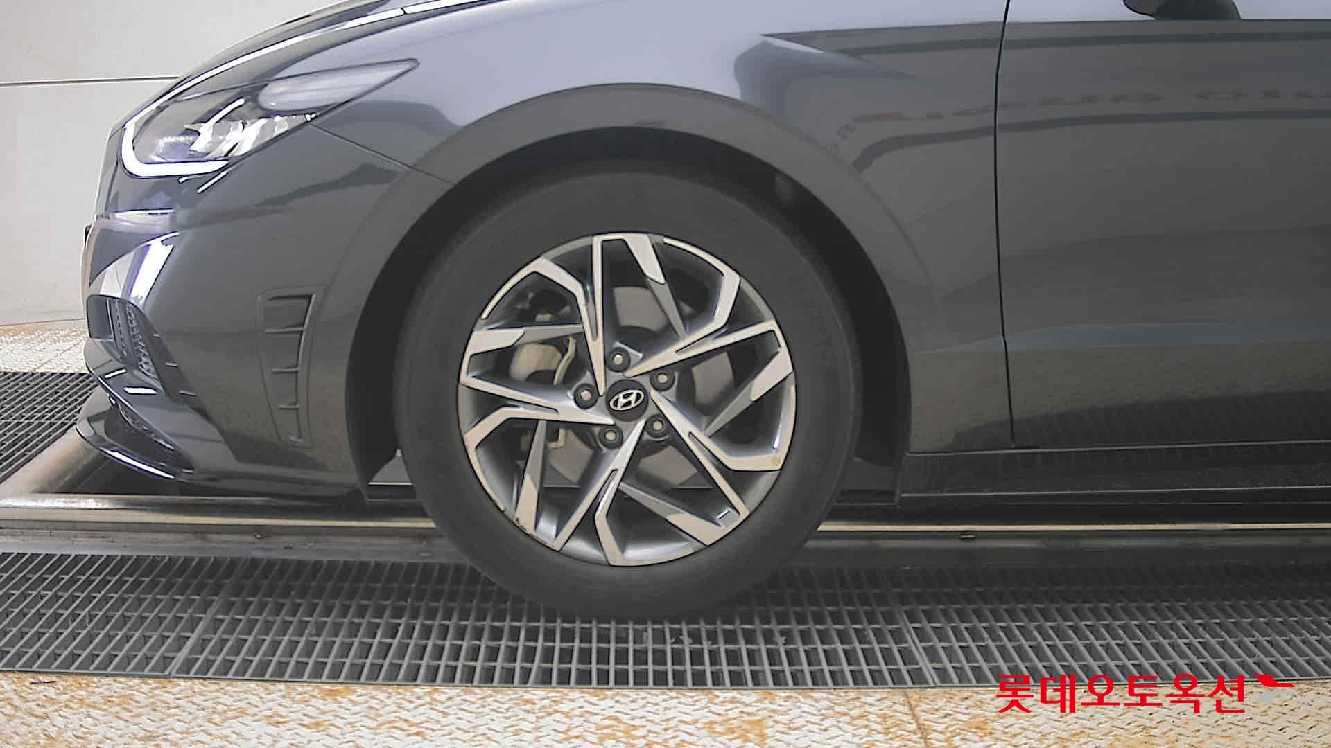 Hyundai - Sonata | DN8 (G) 2.0 Modern 21