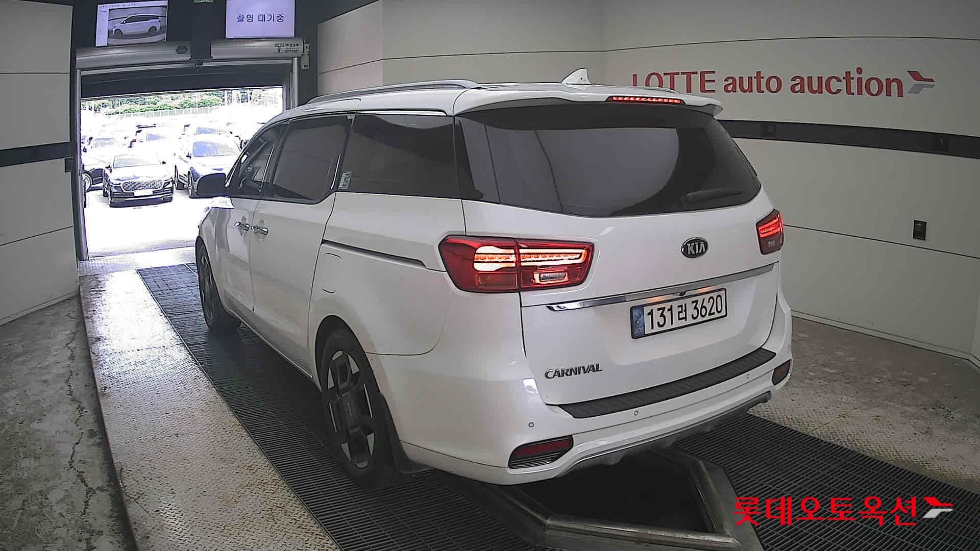 Kia - Carnival | THE NEW (D) 2.2 Noblesse 9Seater 9