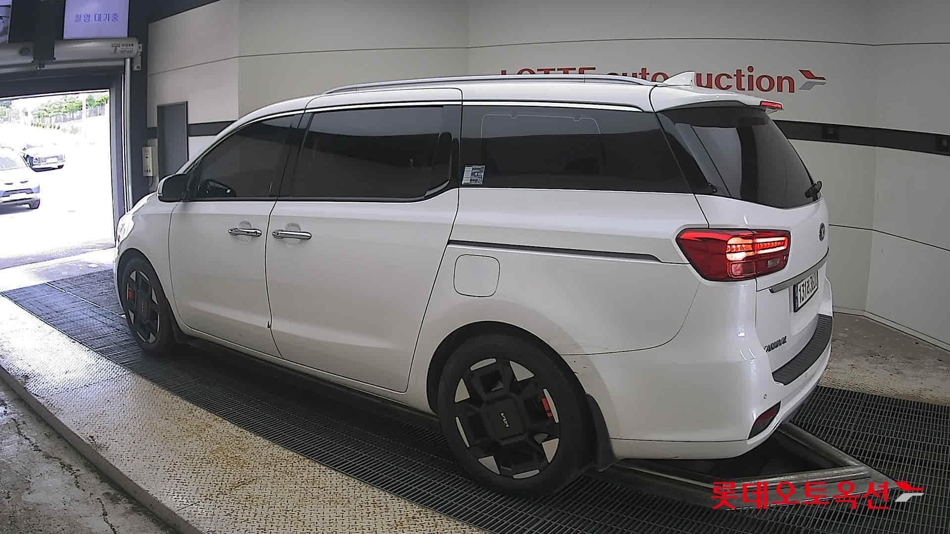 Kia - Carnival | THE NEW (D) 2.2 Noblesse 9Seater 8