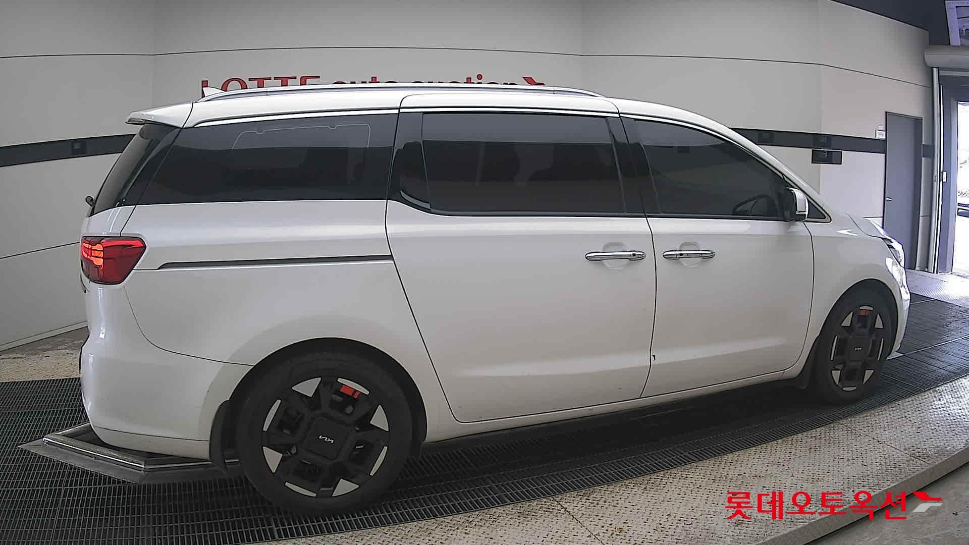 Kia - Carnival | THE NEW (D) 2.2 Noblesse 9Seater 15
