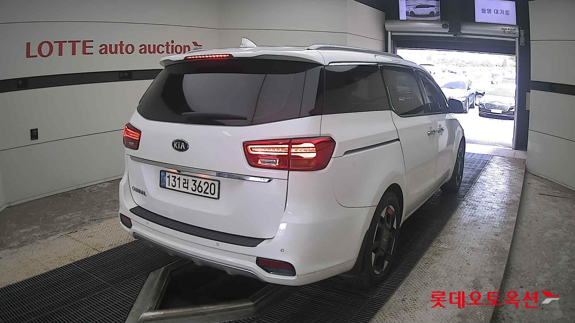 Kia - Carnival | THE NEW (D) 2.2 Noblesse 9Seater 13