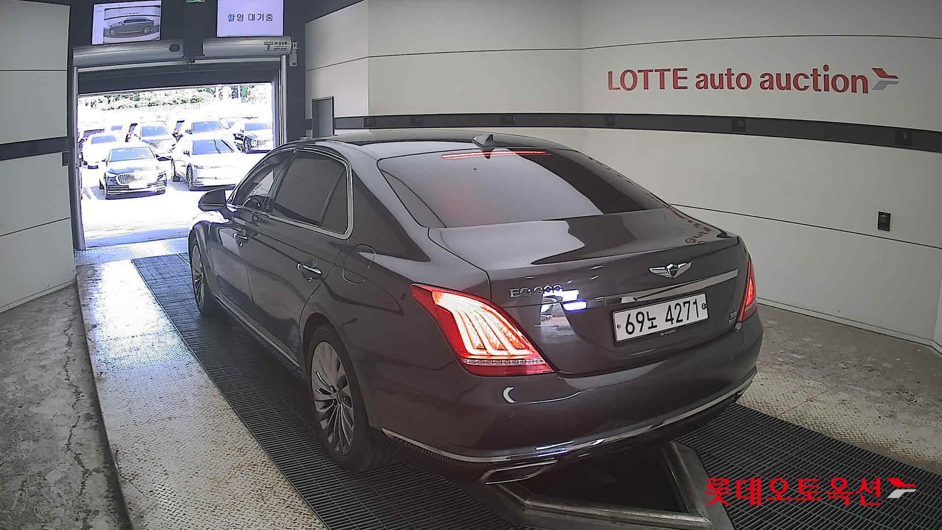 Genesis - EQ900 | (G) 3.8 PREMIUM LUXURY 9