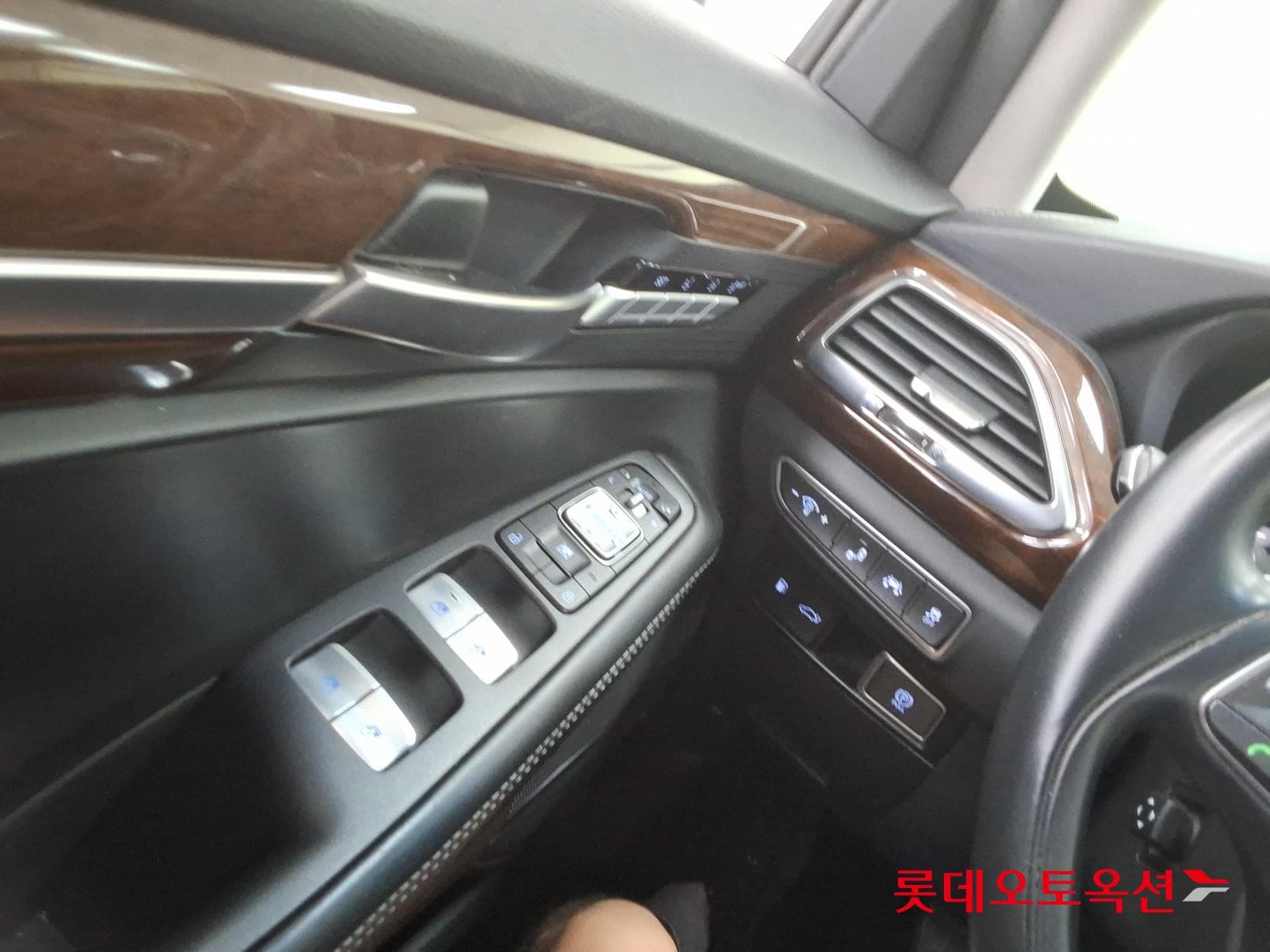 Genesis - EQ900 | (G) 3.8 PREMIUM LUXURY 28