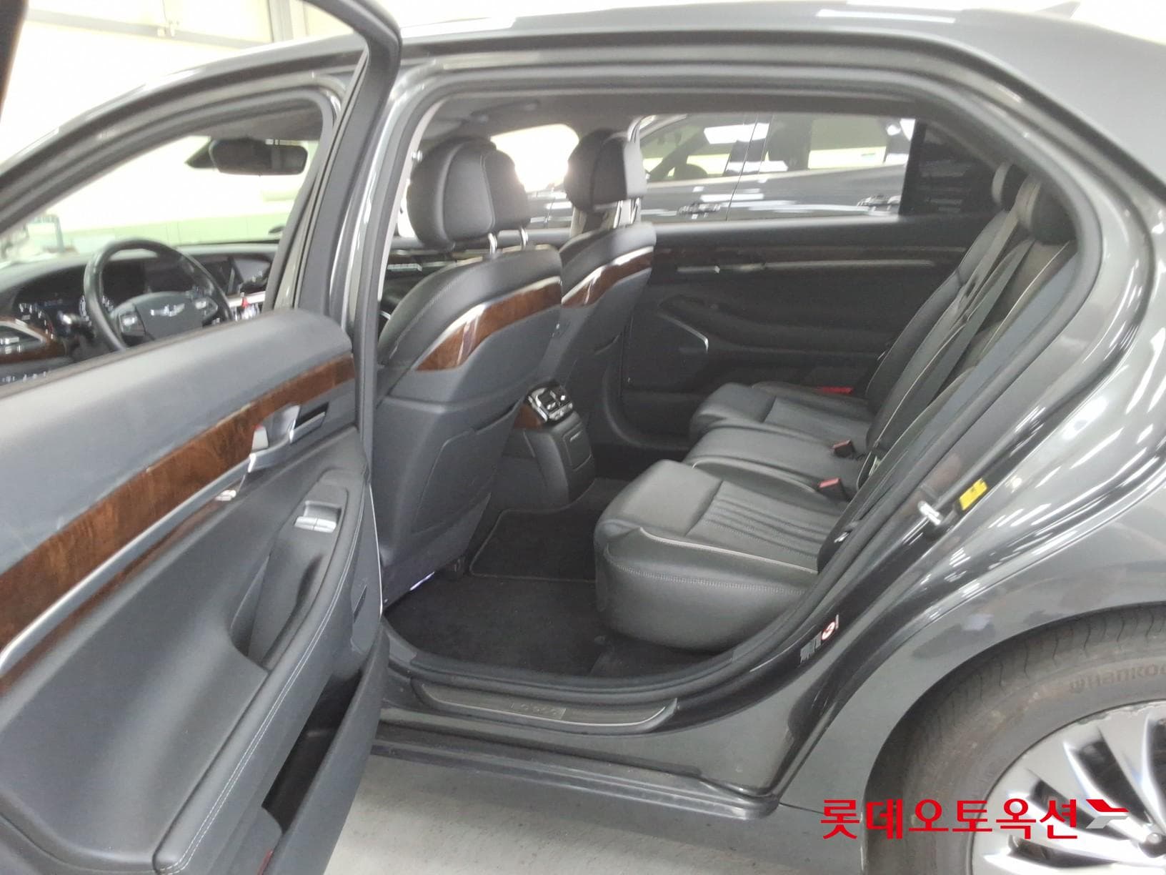 Genesis - EQ900 | (G) 3.8 PREMIUM LUXURY 37