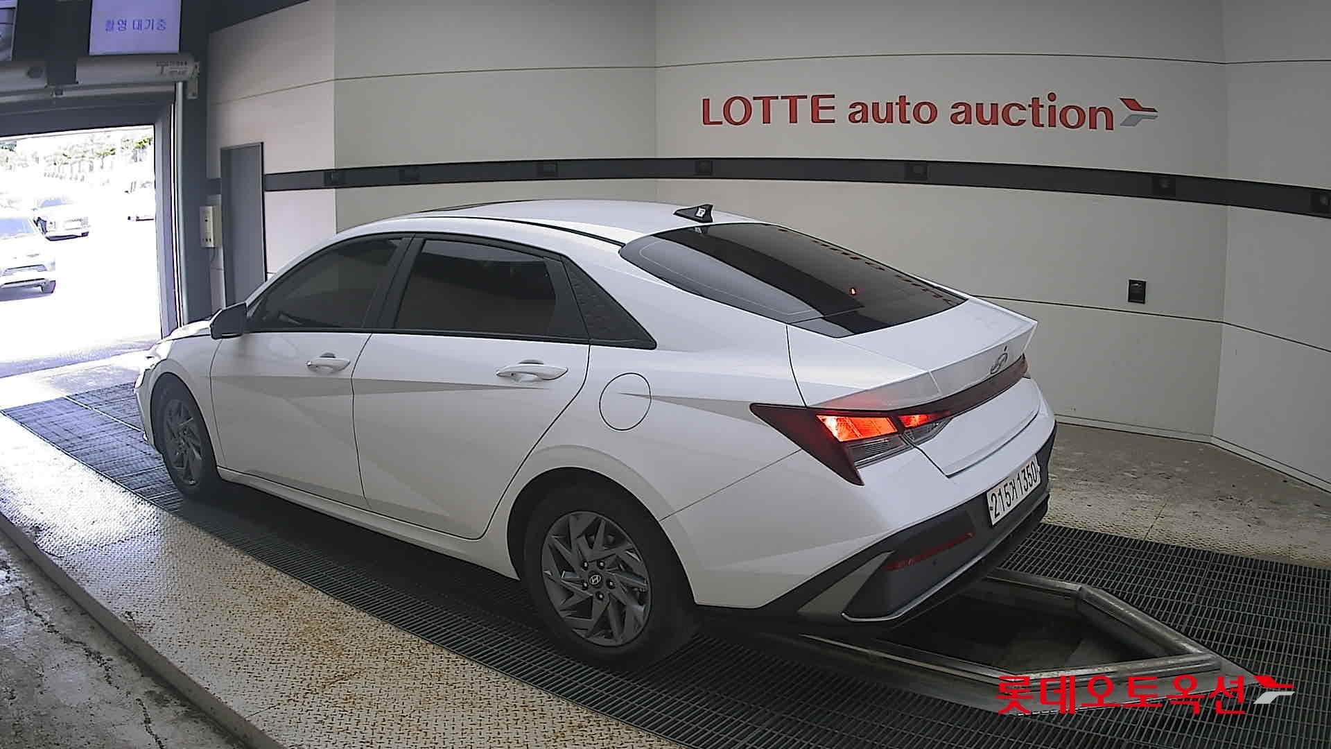 هيونداي - إلنترا (أفانتي) | CN7 (G)1.6 Modern 2WD AT 8