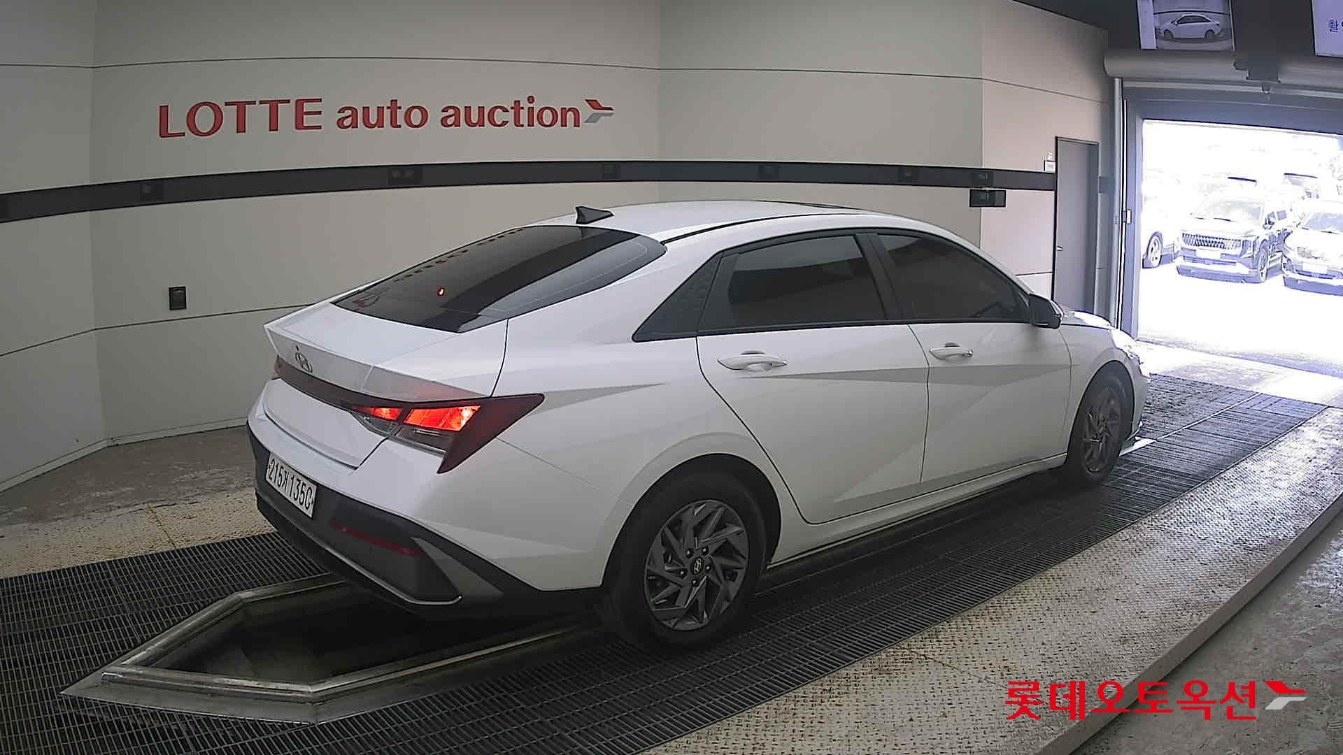 هيونداي - إلنترا (أفانتي) | CN7 (G)1.6 Modern 2WD AT 14