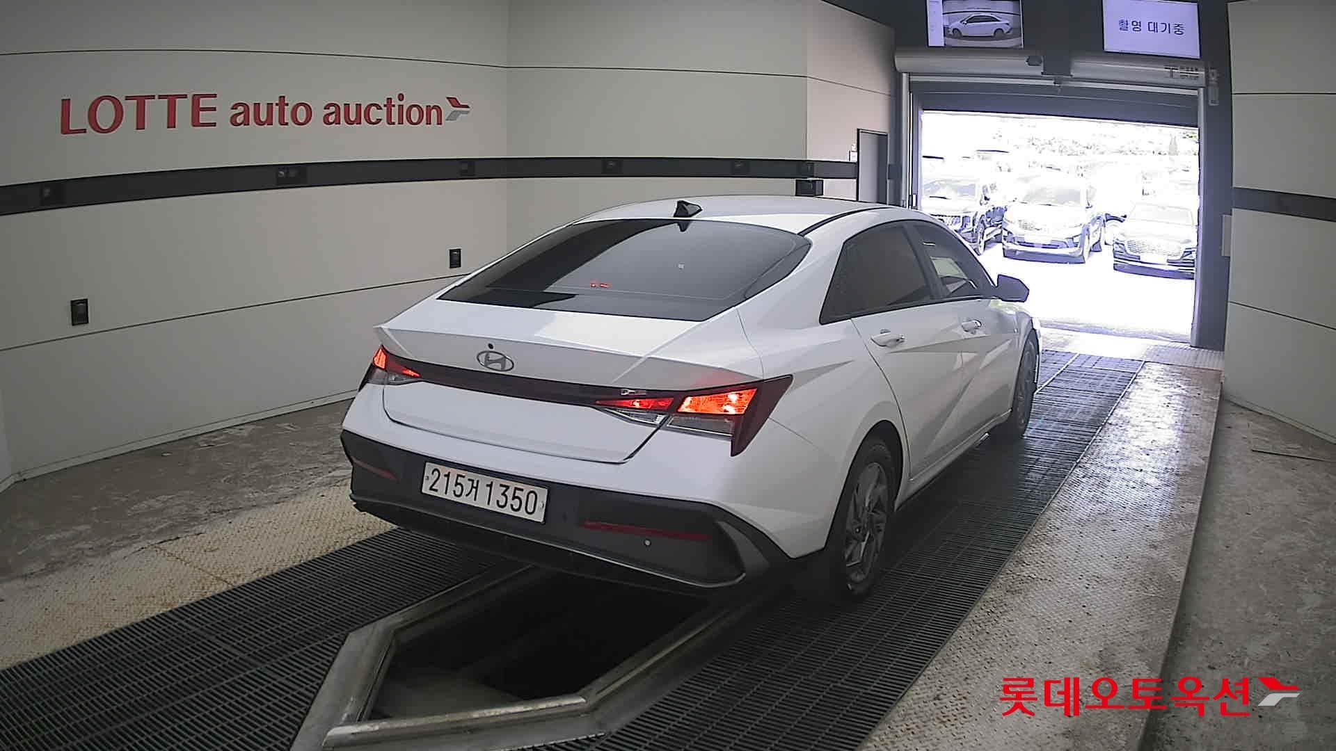 هيونداي - إلنترا (أفانتي) | CN7 (G)1.6 Modern 2WD AT 13