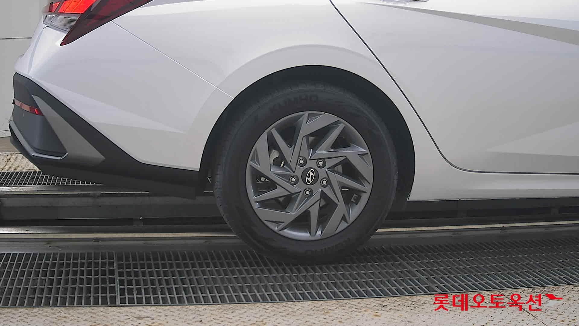 هيونداي - إلنترا (أفانتي) | CN7 (G)1.6 Modern 2WD AT 24